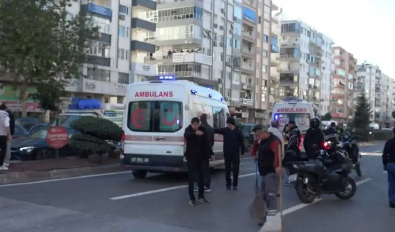 Muratpaşa’da Motosikletler Birbirine Girdi! 1’i Ağır 2 Yaralı 6